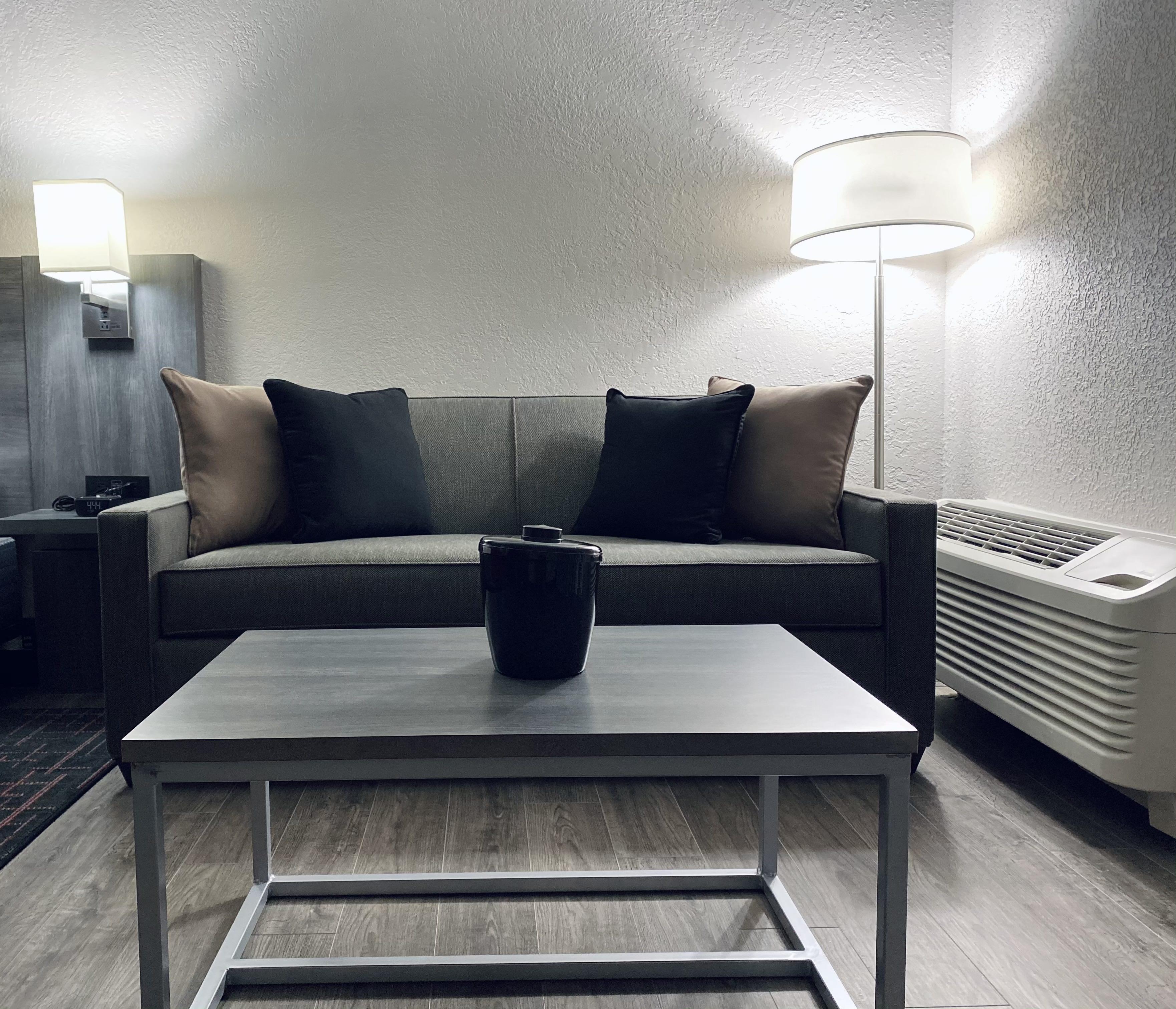 Ramada By Wyndham Hartford North - Bradley Airport Hotel Windsor Locks Buitenkant foto