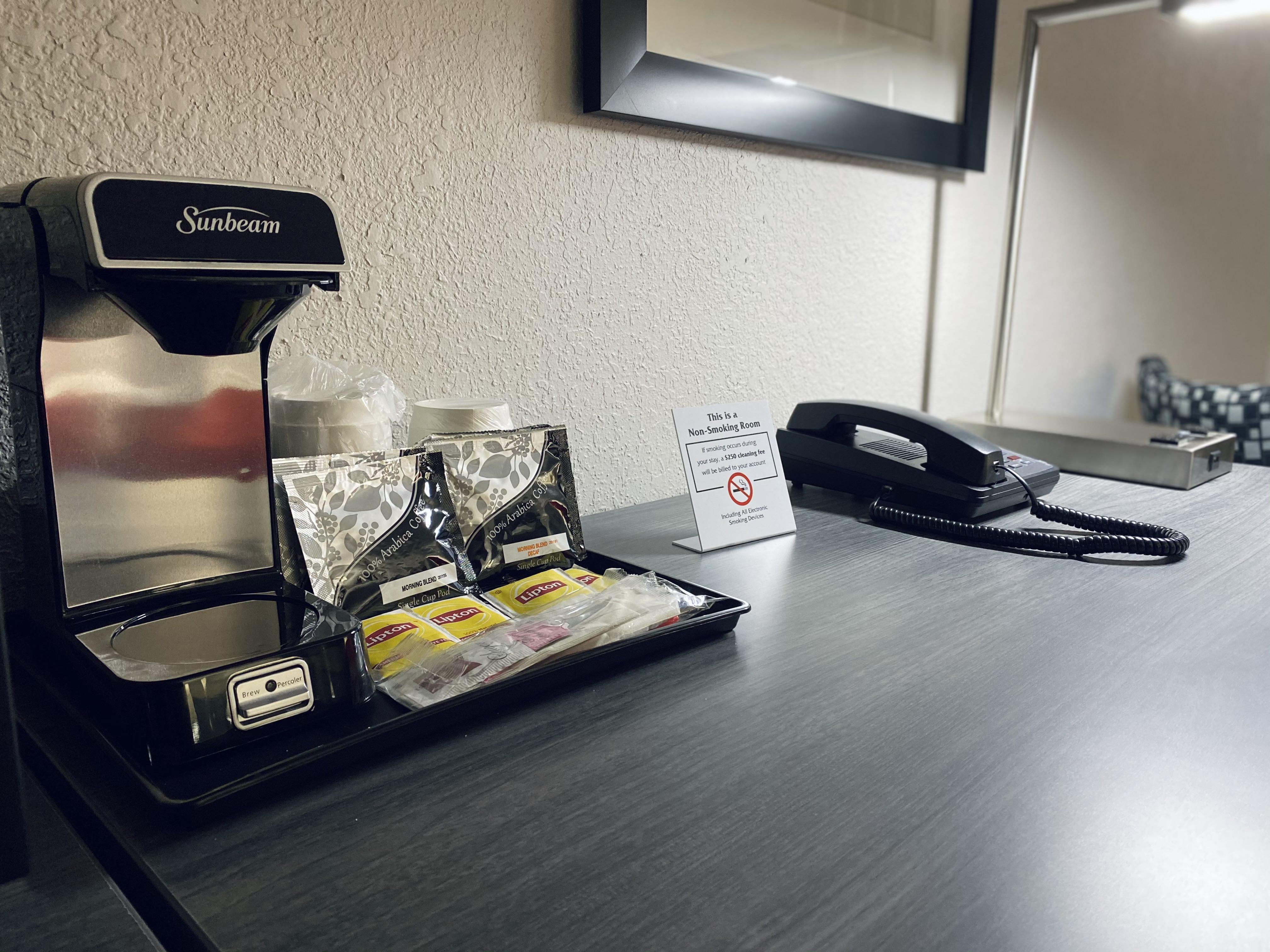 Ramada By Wyndham Hartford North - Bradley Airport Hotel Windsor Locks Buitenkant foto