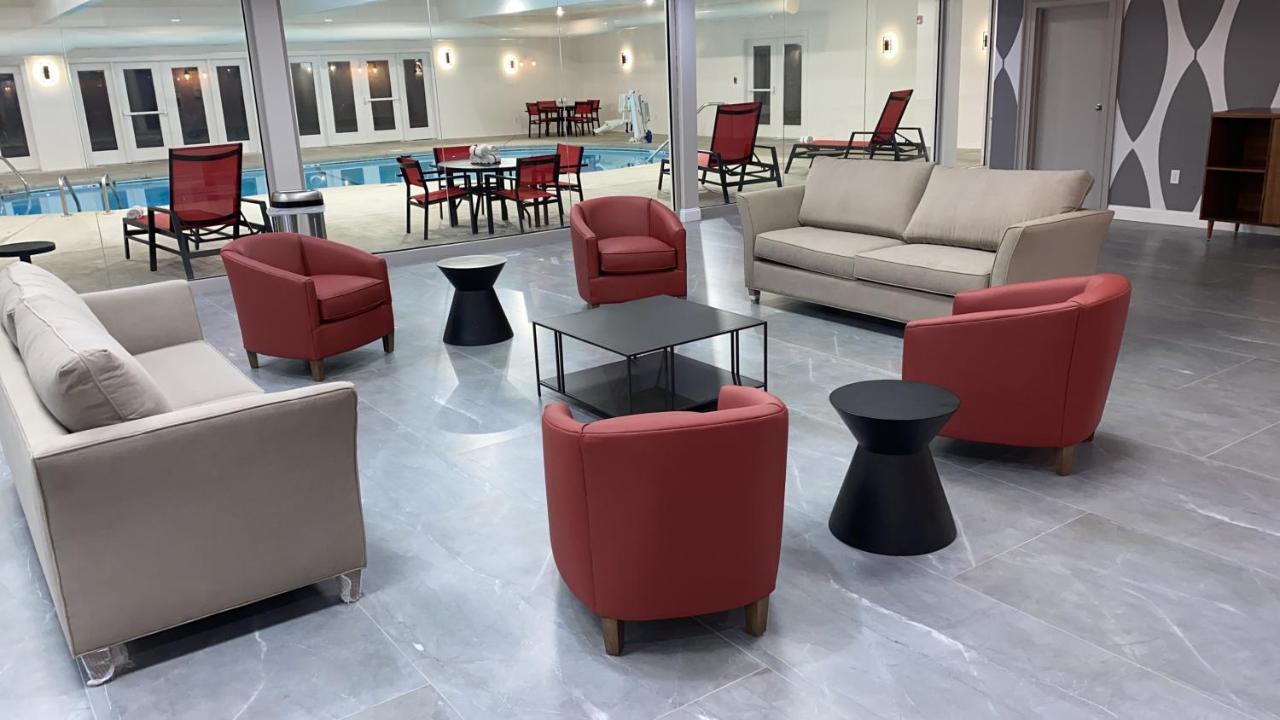 Ramada By Wyndham Hartford North - Bradley Airport Hotel Windsor Locks Buitenkant foto
