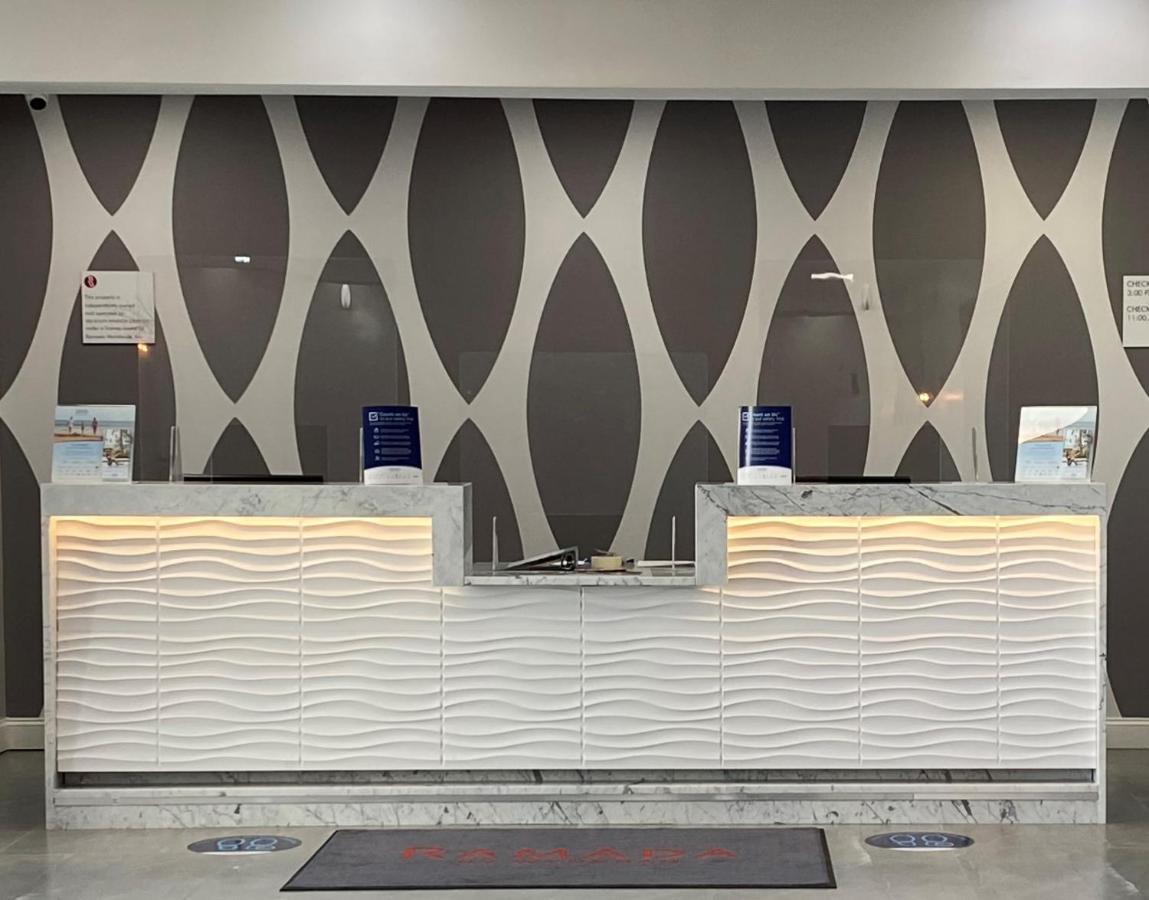 Ramada By Wyndham Hartford North - Bradley Airport Hotel Windsor Locks Buitenkant foto