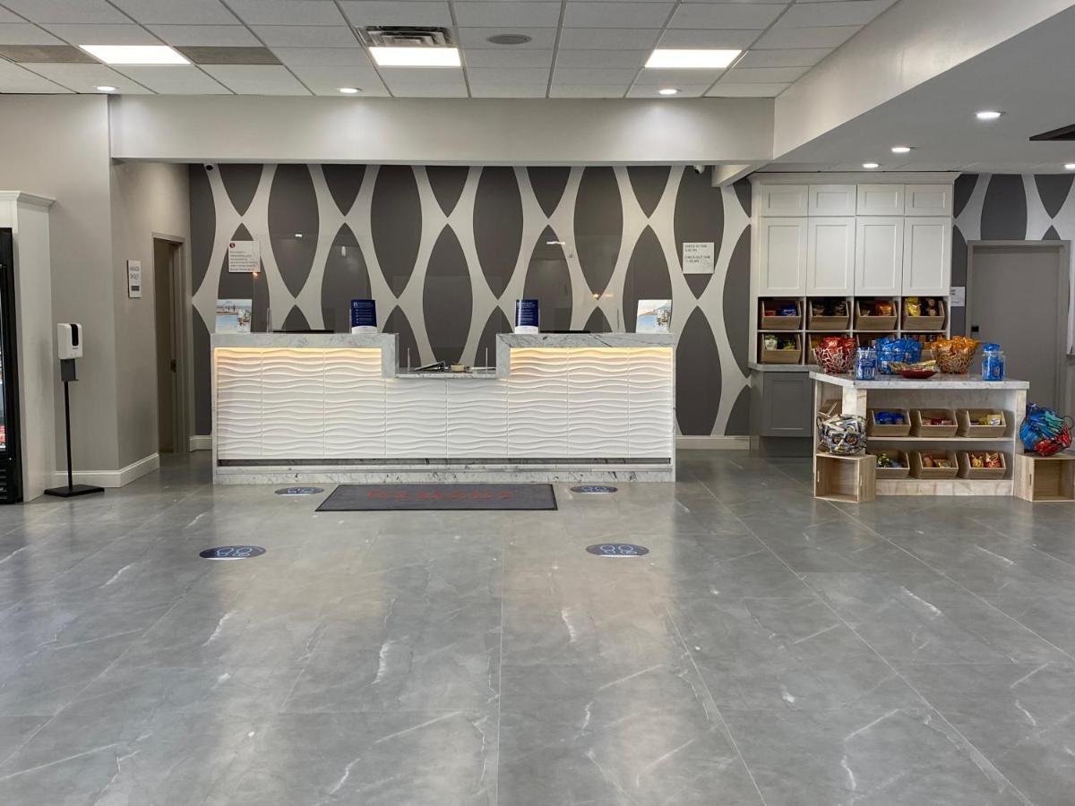 Ramada By Wyndham Hartford North - Bradley Airport Hotel Windsor Locks Buitenkant foto