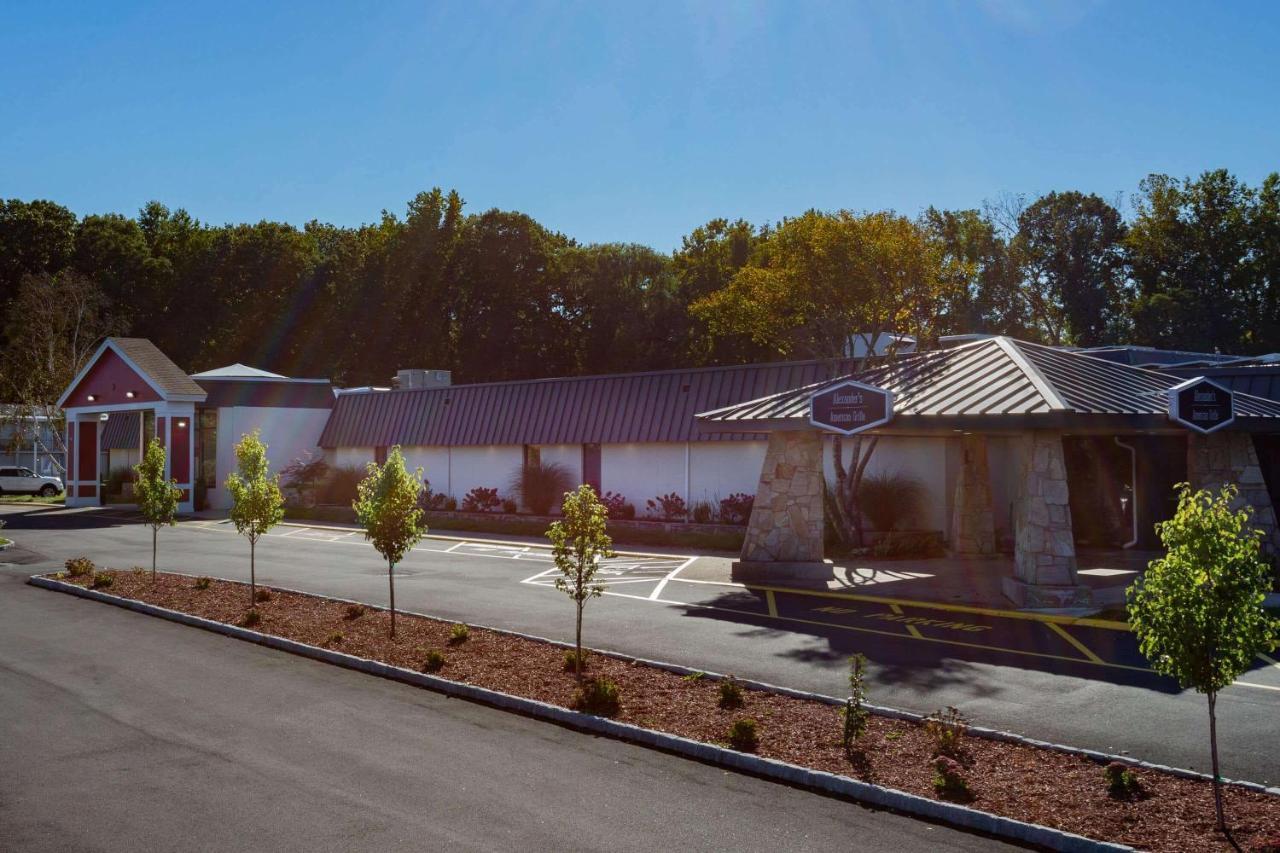 Ramada By Wyndham Hartford North - Bradley Airport Hotel Windsor Locks Buitenkant foto