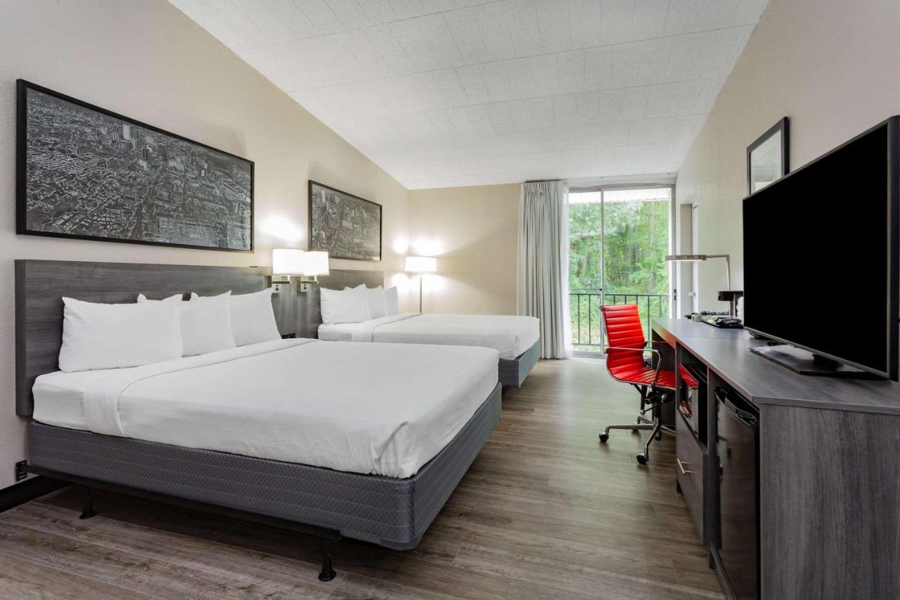 Ramada By Wyndham Hartford North - Bradley Airport Hotel Windsor Locks Buitenkant foto
