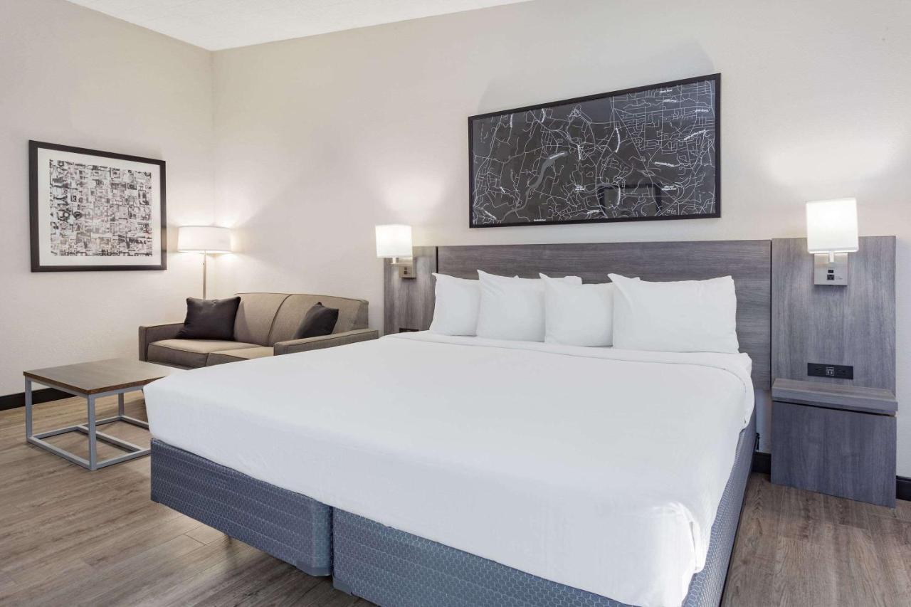 Ramada By Wyndham Hartford North - Bradley Airport Hotel Windsor Locks Buitenkant foto